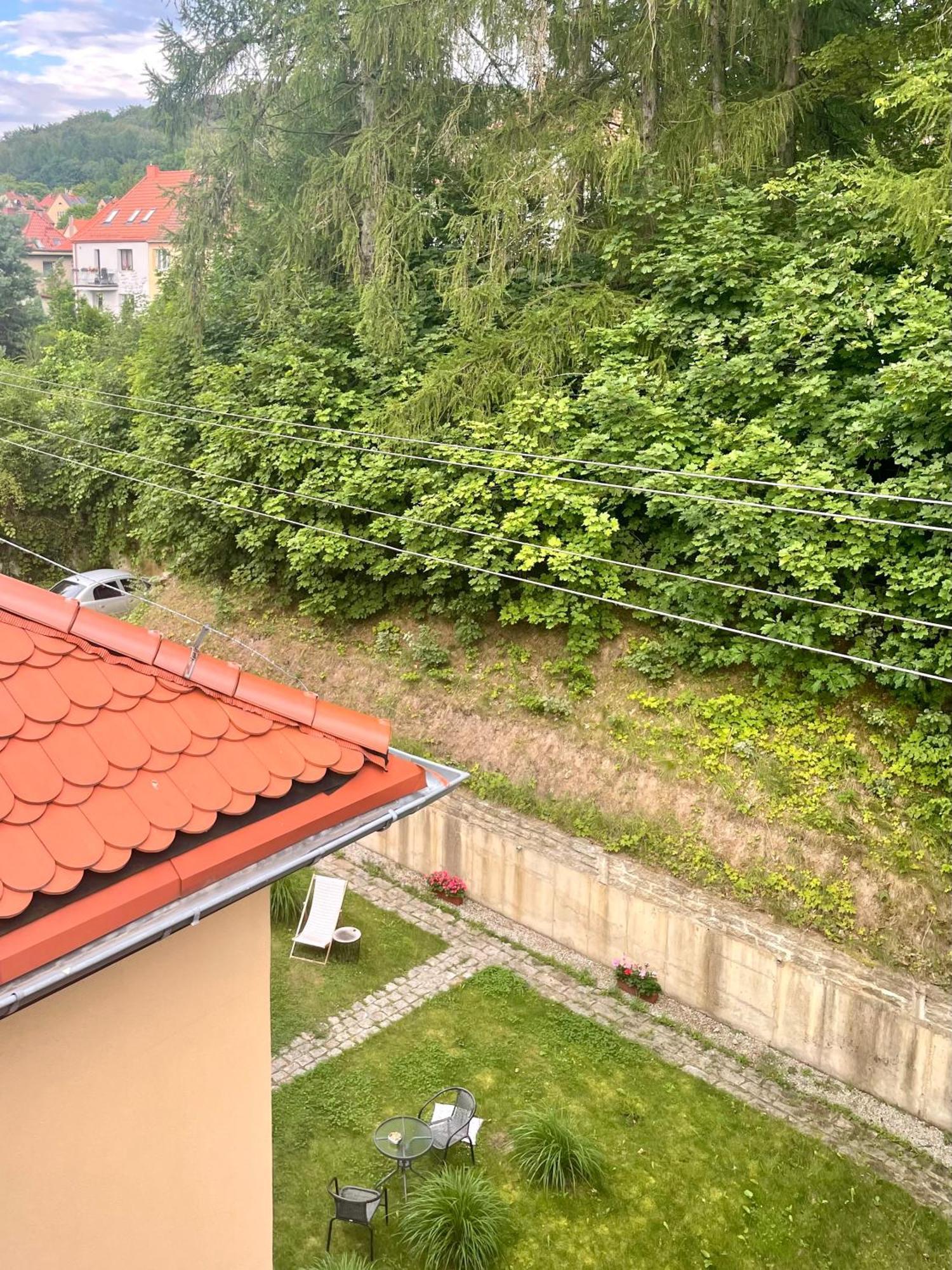 Szmaragdowa Sowa Lägenhet Wałbrzych Exteriör bild